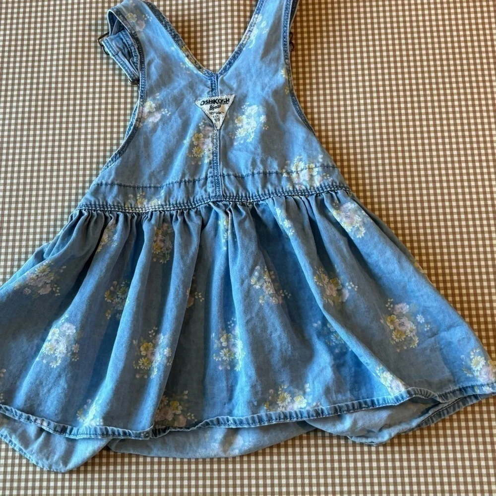 Oshkosh Floral toddler overalls style dress.‎ Size 3T